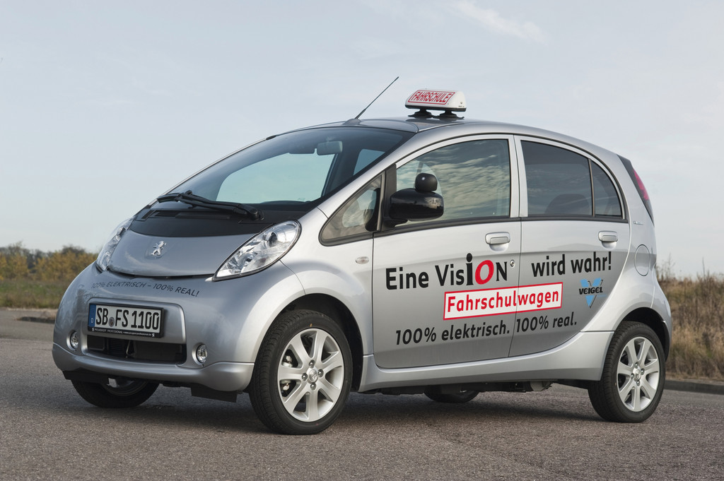 Peugeot iOn jetzt auch als Fahrschulwagen