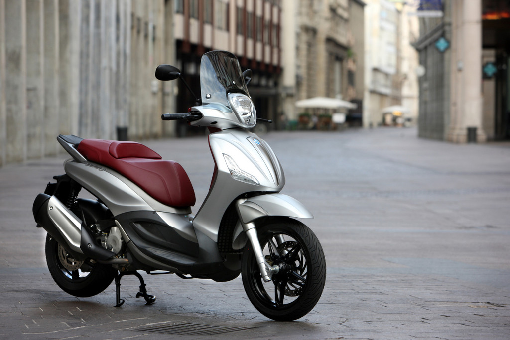 Piaggio bringt Beverly 350 mit Antischlupfregelung