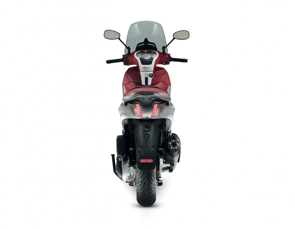 Piaggio bringt Beverly 350 mit Antischlupfregelung