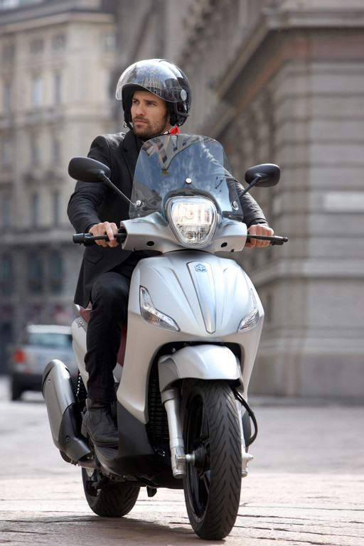 Piaggio bringt Beverly 350 mit Antischlupfregelung