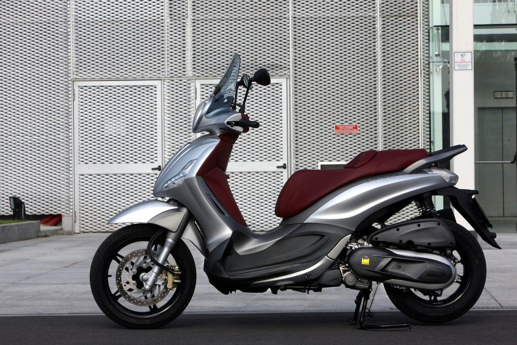 Piaggio bringt Beverly 350 mit Antischlupfregelung