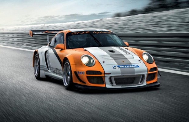 Porsche bleibt mit 911 GT3 R Hybrid auf der Rennstrecke