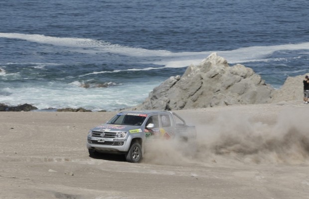 Prominente testen Amarok auf der Rallye Dakar
