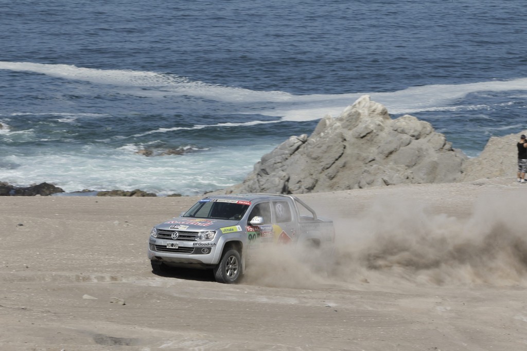 Prominente testen Amarok auf der Rallye Dakar