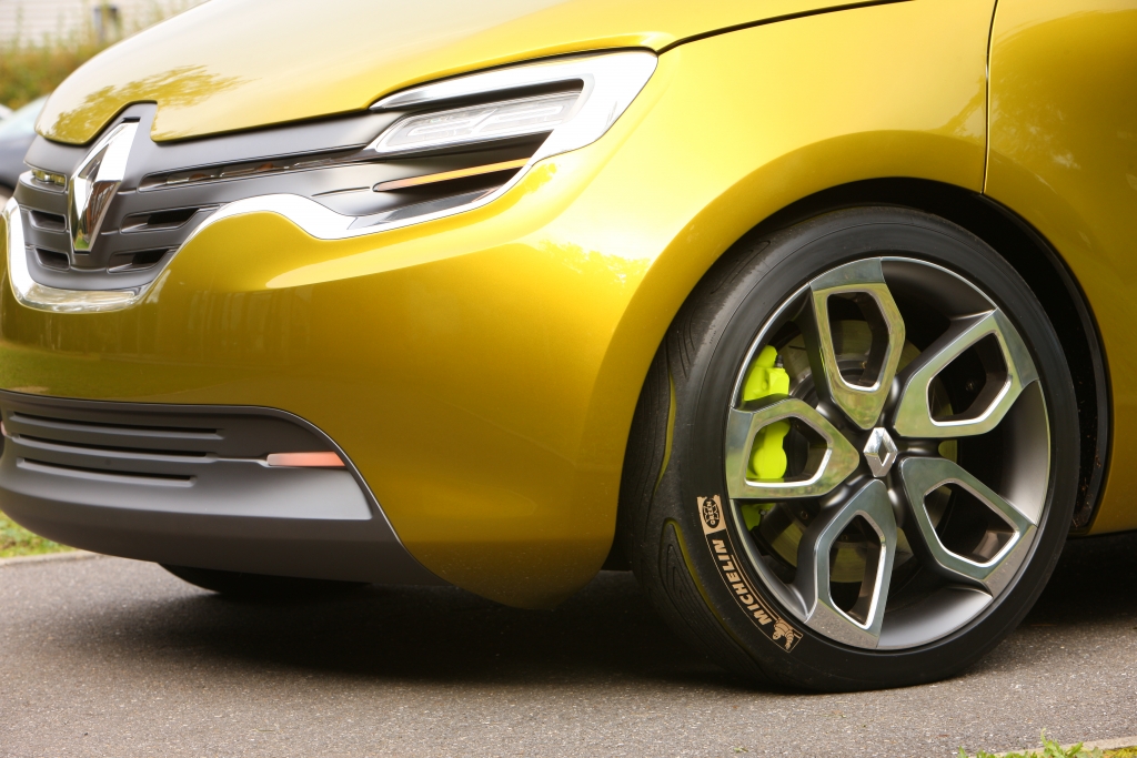Renault Design - Stolzer Rhombus