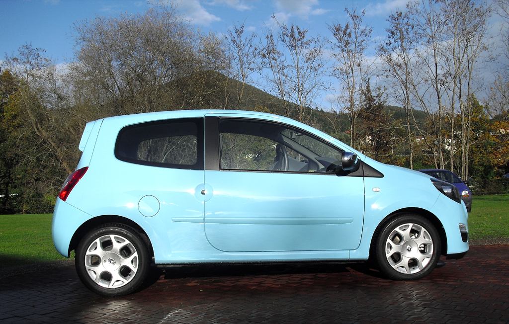 Renault Twingo: Und so sieht der kleine Frauenschwarm von der Seite aus.