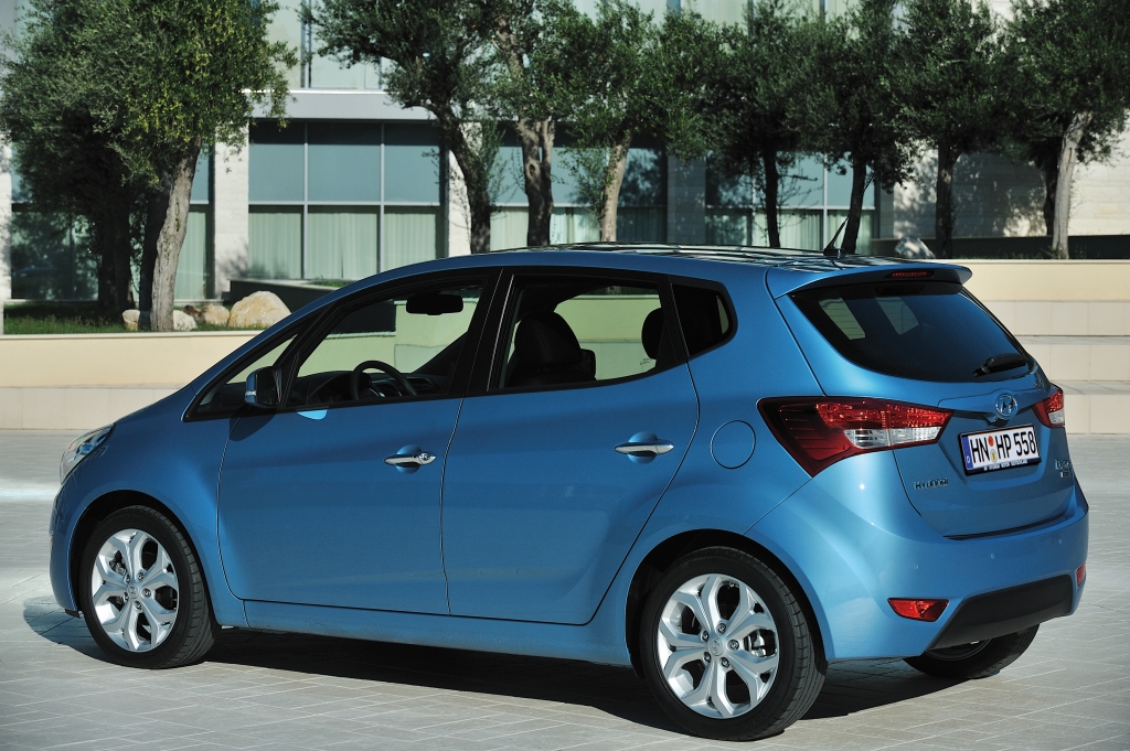 Test: Hyundai ix20 blue - Viel Platz, wenig Durst 