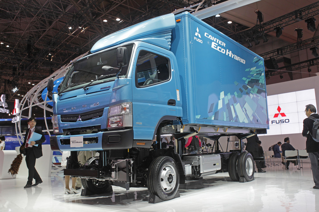 Tokio 2011: Fuso treibt Hybridaktivitäten voran