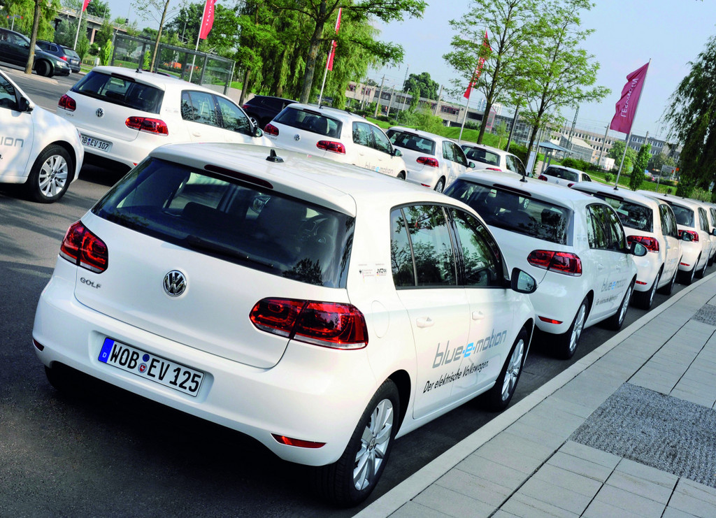 Volkswagen zieht Zwischenbilanz der Golf Blue-e-Motion-Erprobung