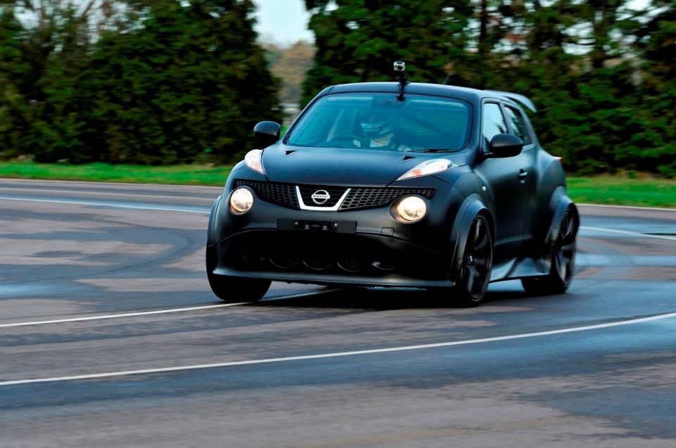 Weltpremiere Nissan Juke R - Schwarzer Kuglblitz | Foto: Nissan