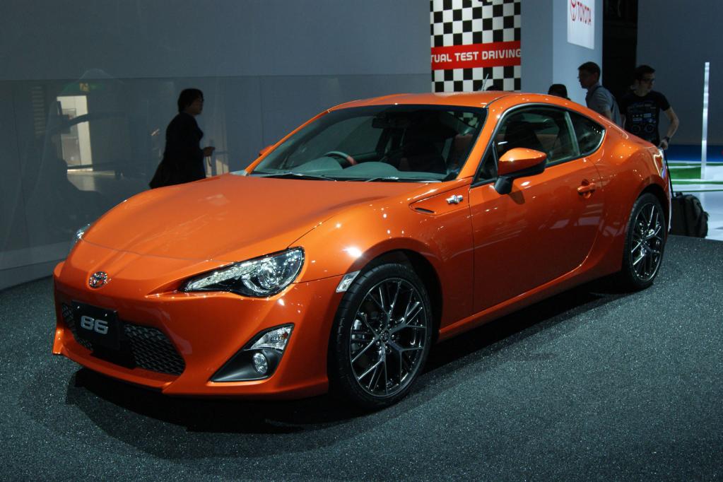 Wo ein Feuerwerk an serienreifen Innovationen erwartet werden konnte, stellt das Coupé GT 86 von Toyota die einzige wirkliche Premiere dar. 