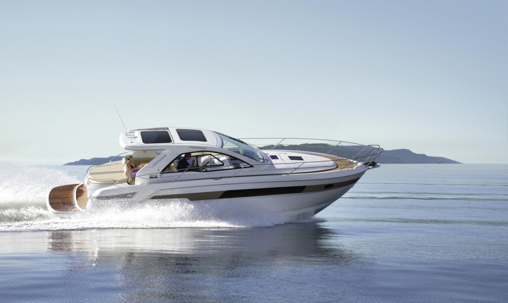 boot 2012: Weltpremiere Bavaria Sport 39 – Luxuriöser Bolide 