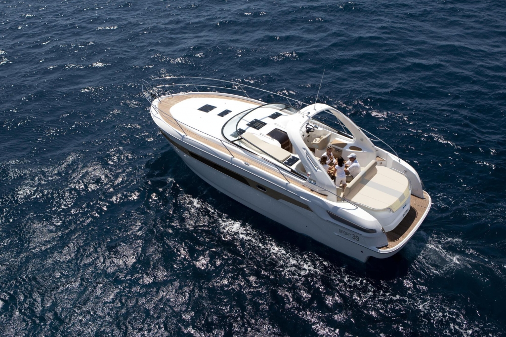 boot 2012: Weltpremiere Bavaria Sport 39 – Luxuriöser Bolide 