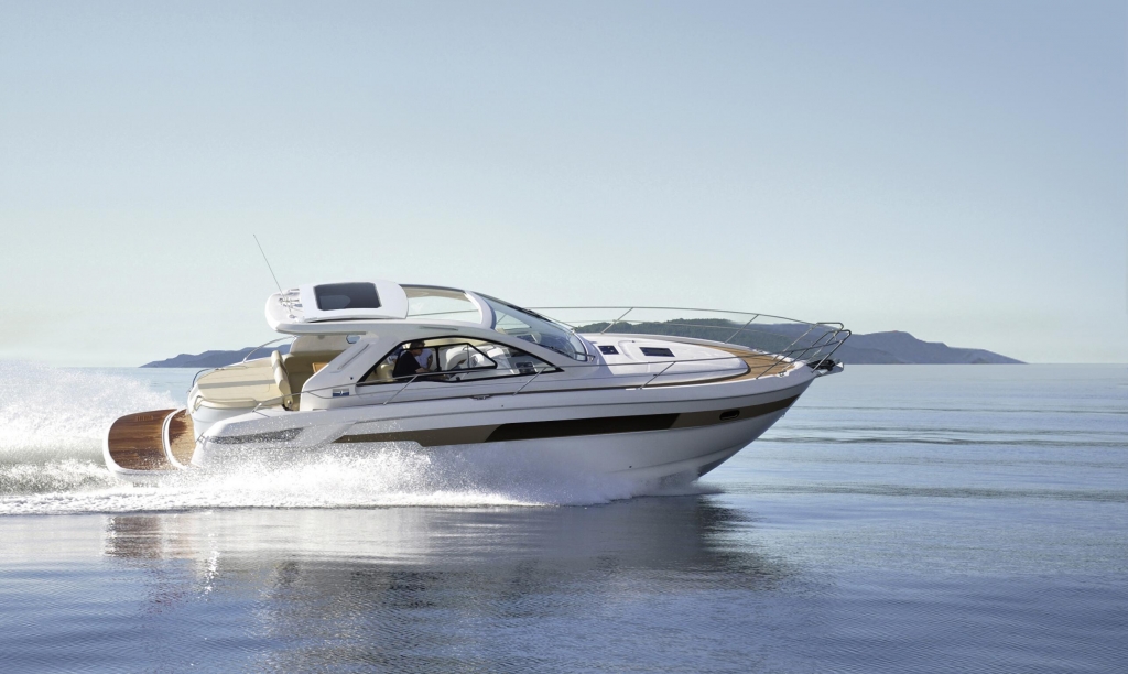 boot 2012: Weltpremiere Bavaria Sport 39 – Luxuriöser Bolide 