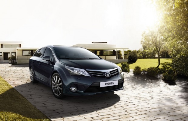 Überarbeiteter Toyota Avensis kommt in den Handel