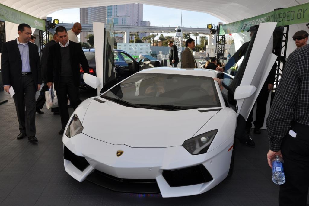 Auch beim Lamborghini Aventador wummern die Bässe