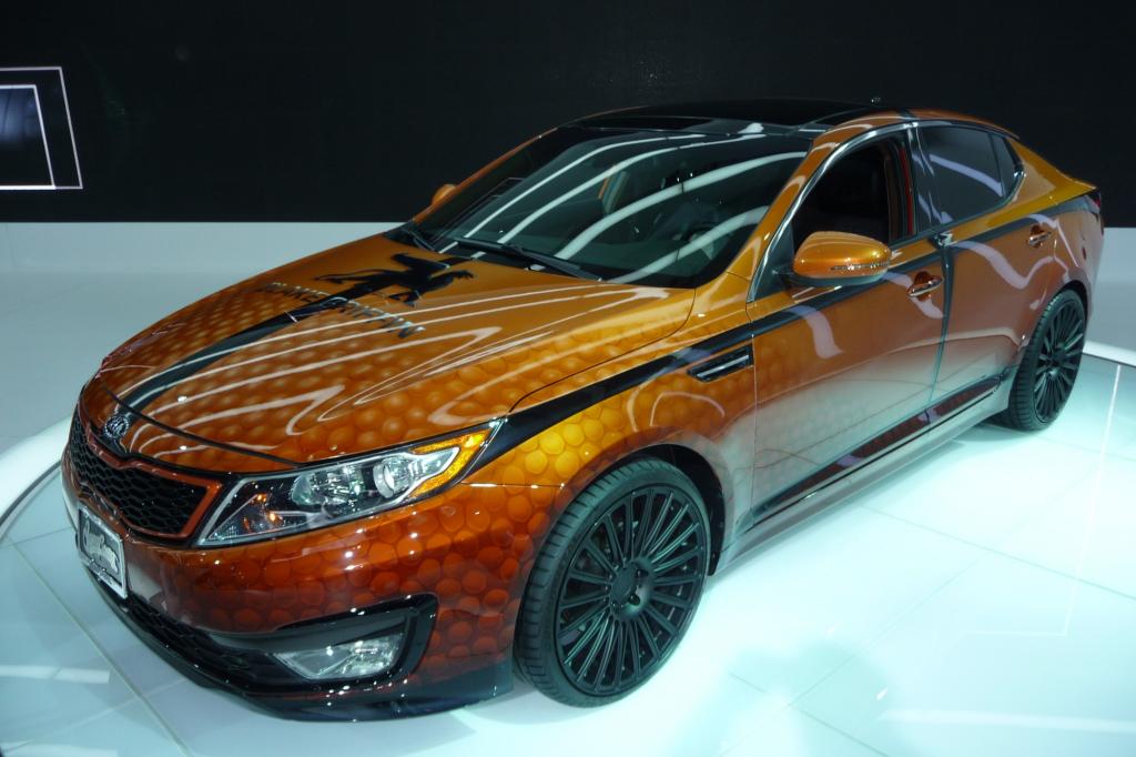 Auch ein Kia Optima Hybrid ging durch die West Coast Customs-Werkstatt