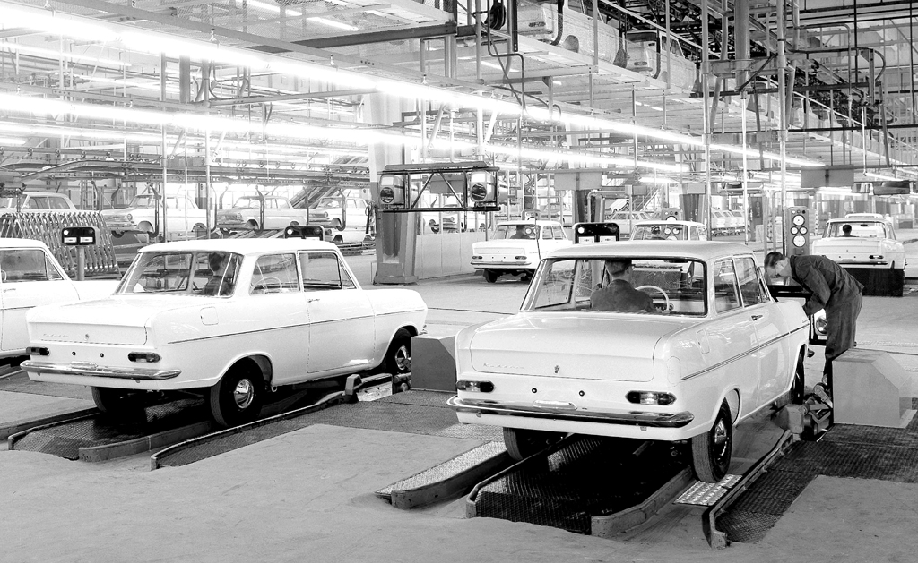 Aufbruchstimmung im Revier: Kadett-Fertigung im Opel-Werk Bochum seit 1962. 