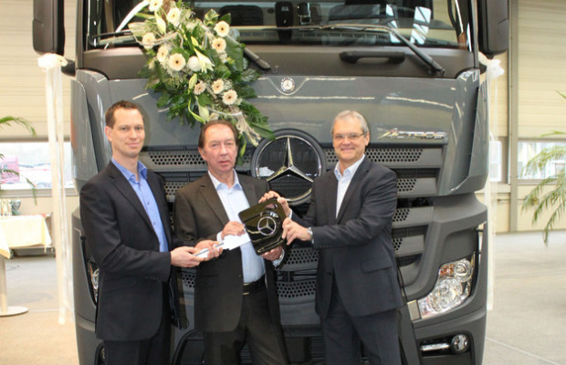 Böhm erweitert Fuhrpark um 25 Mercedes-Benz Actros