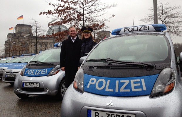 Berliner Polizei übernimmt elf umweltfreundliche Autos