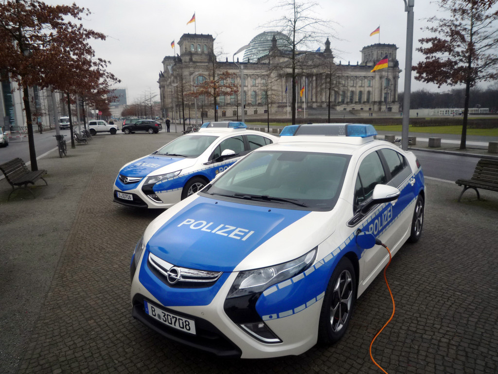 Berliner Polizei übernimmt elf umweltfreundliche Autos