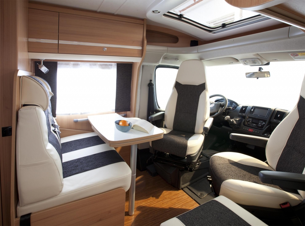 CMT 2012 Stuttgart: Reisemobil-Premiere AdvanTEC 644 G Energy 55