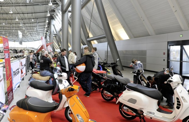 CMT Stuttgart 2012: CMT-Motorgalerie präsentiert Zugfahrzeuge, SUVs, Motorräder und Roller