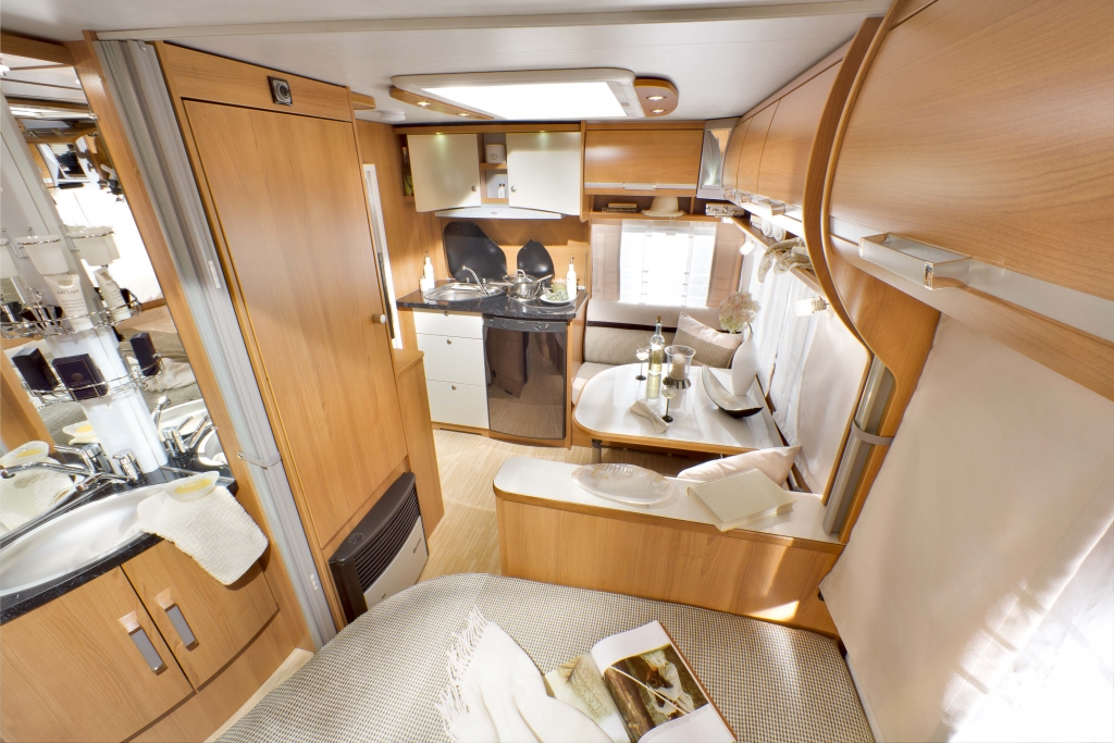 CMT Stuttgart 2012: Caravan Sondermodell LMC Musica Spring 503 E