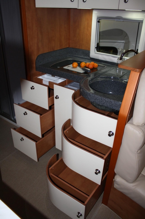 CMT Stuttgart 2012: Wochner Mujaro – Winterfester Luxusalkoven auf Sprinter Basis