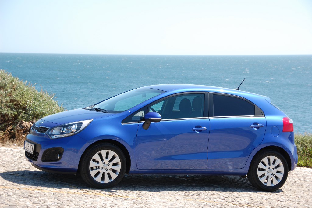 CO2-Rekord und spannendes Design - Kia schickt den neuen Rio ins Rennen. 