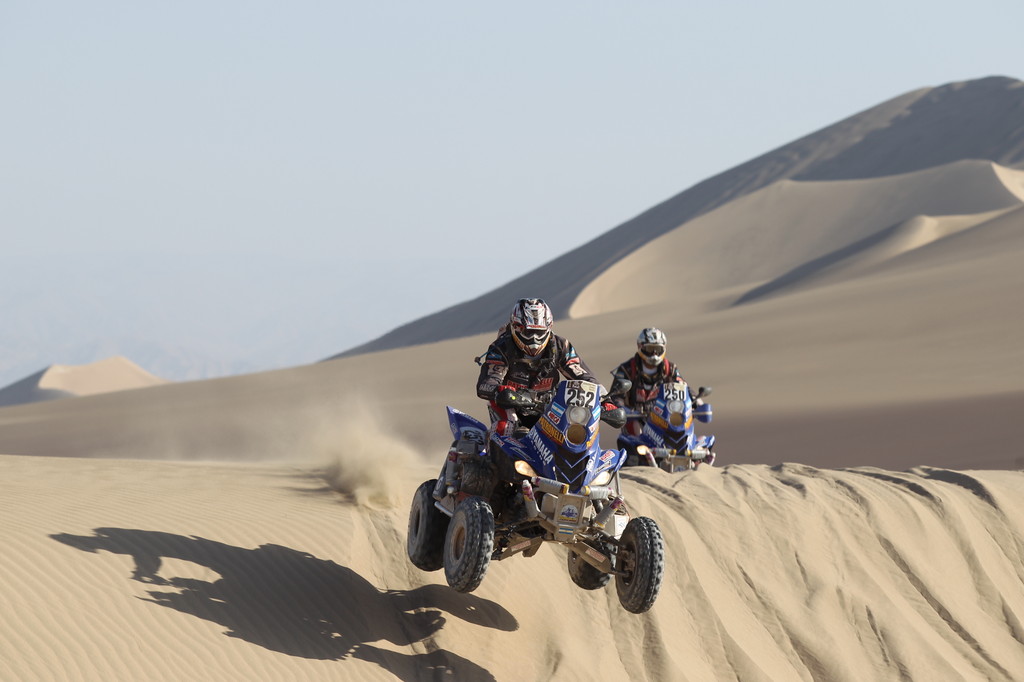 Dakar 2012: Peterhansel und Despres auf Siegeskurs