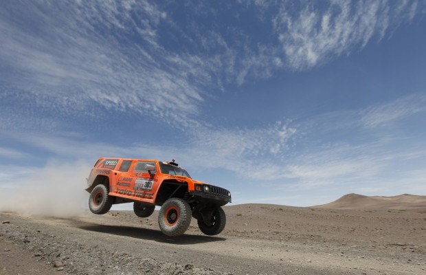 Dakar 2012: Robby Gordon jagt Stéphane Peterhansel