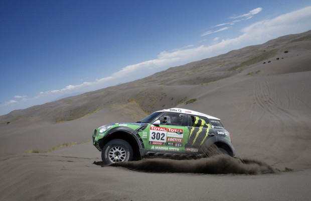 Dakar 2012: Stéphane Peterhansel übernimmt die Führung