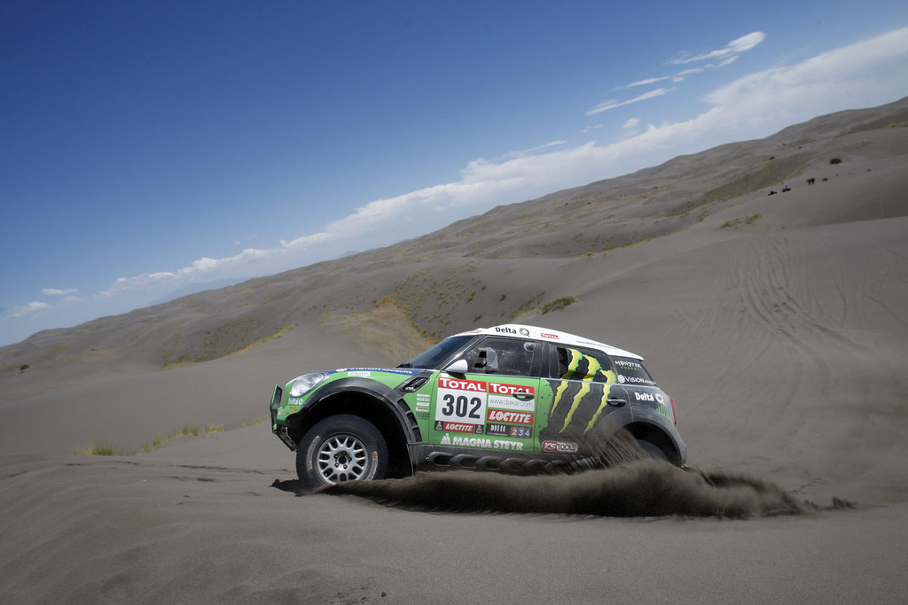 Dakar 2012: Stéphane Peterhansel übernimmt die Führung