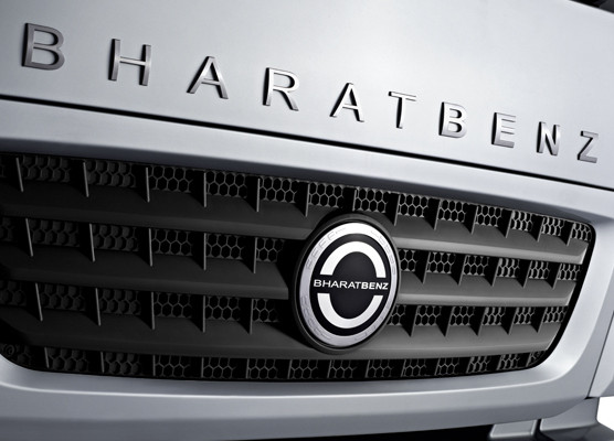 Delhi 2012: Daimler präsentiert indische Lkw-Marke