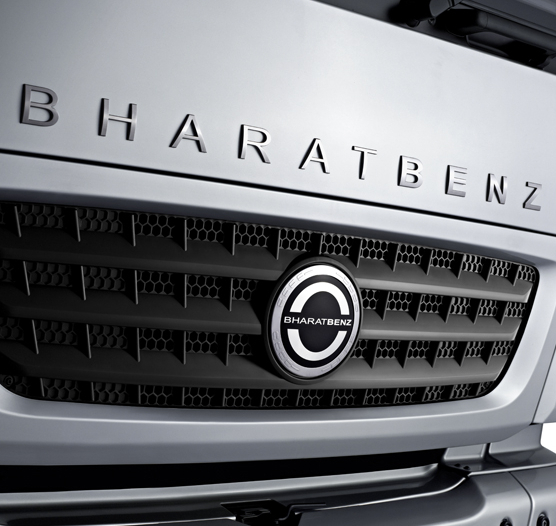 Delhi 2012: Daimler präsentiert indische Lkw-Marke