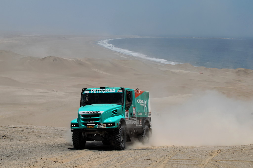 Der Iveco von Gerard de Rooy.