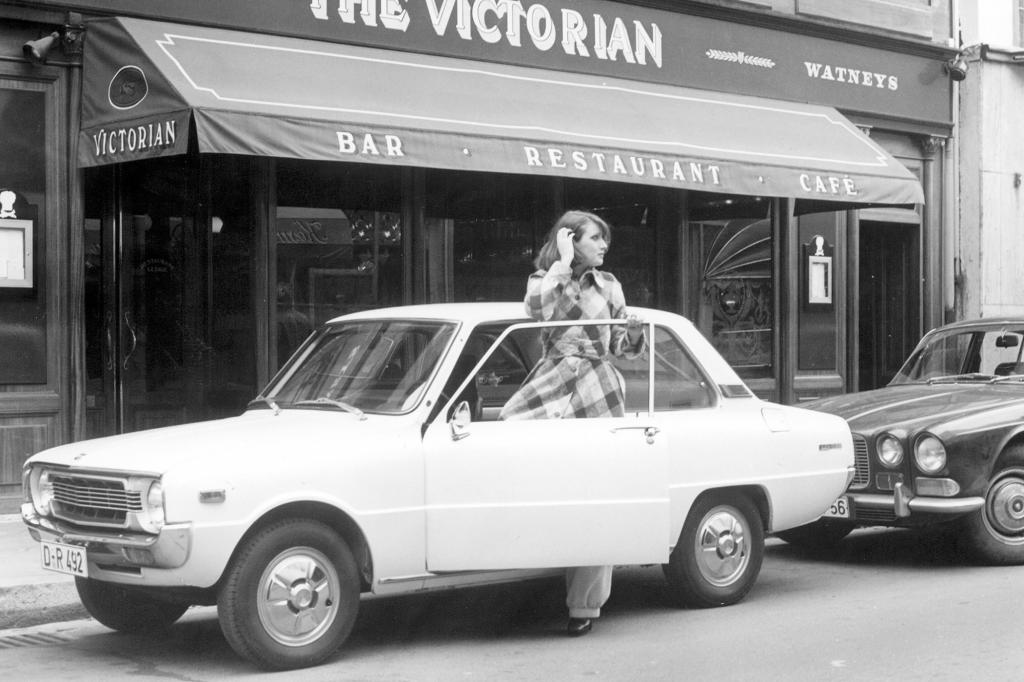 Der Mazda 1300 trat vier Jahre vor dem Golf in der Kompaktklasse an