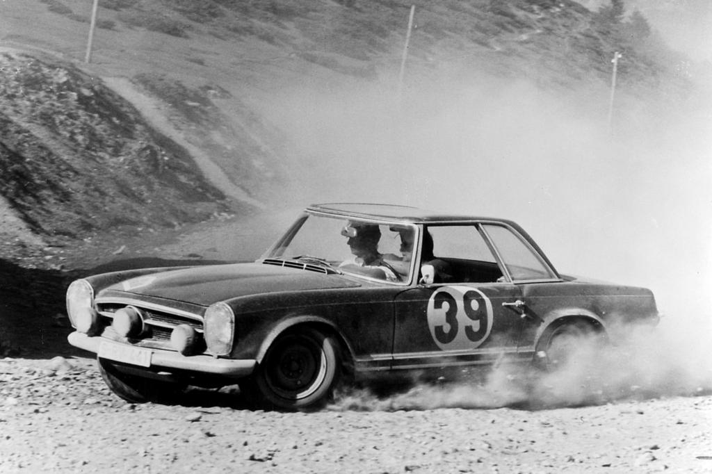 Der Pagoden-SL bei der Rallye Lüttich - Sofia