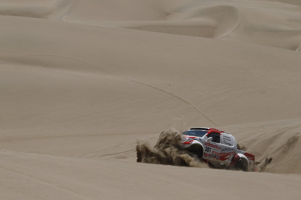 Der Toyota Hilux von Giniel de Villiers und Dirk von Zitzewitz.