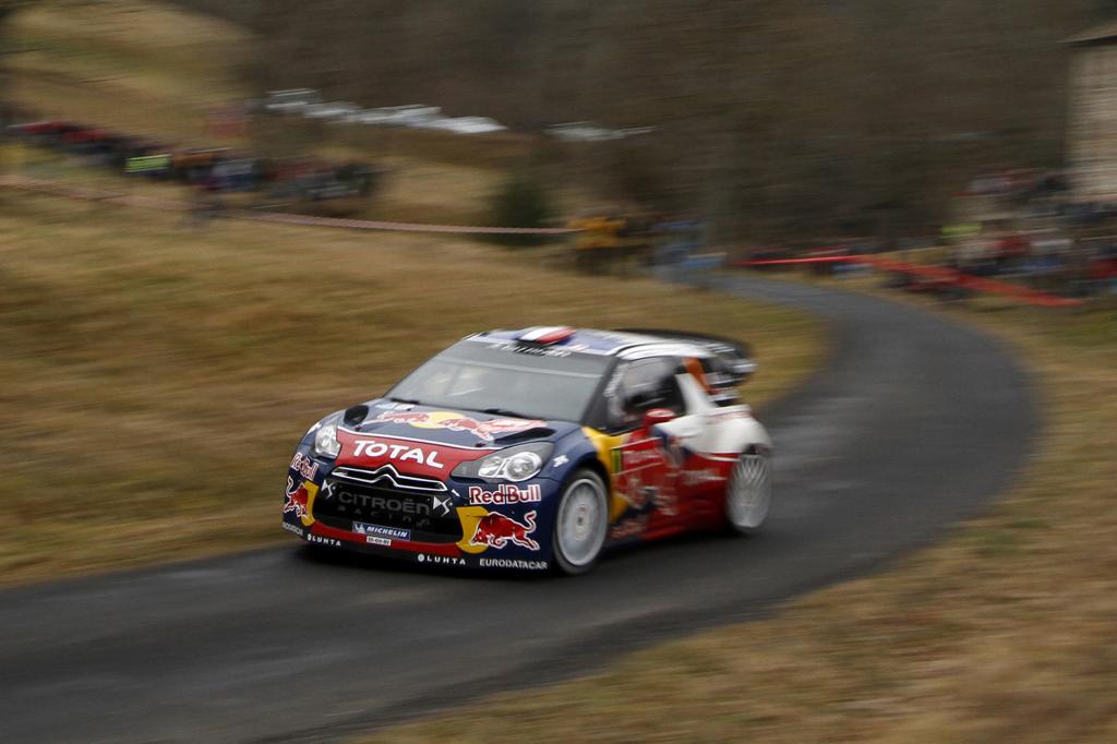 Der amtierende Weltmeister Loeb in seinem Rennwagen