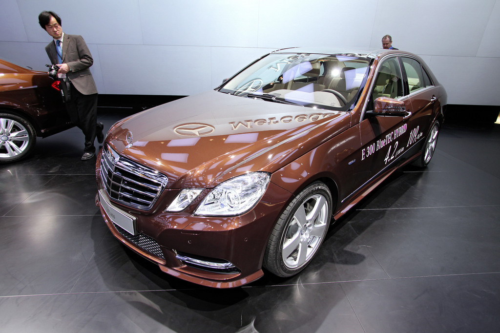 Detroit 2012: Mercedes-Benz zeigt sparsamstes Oberklasse-Modell der Welt