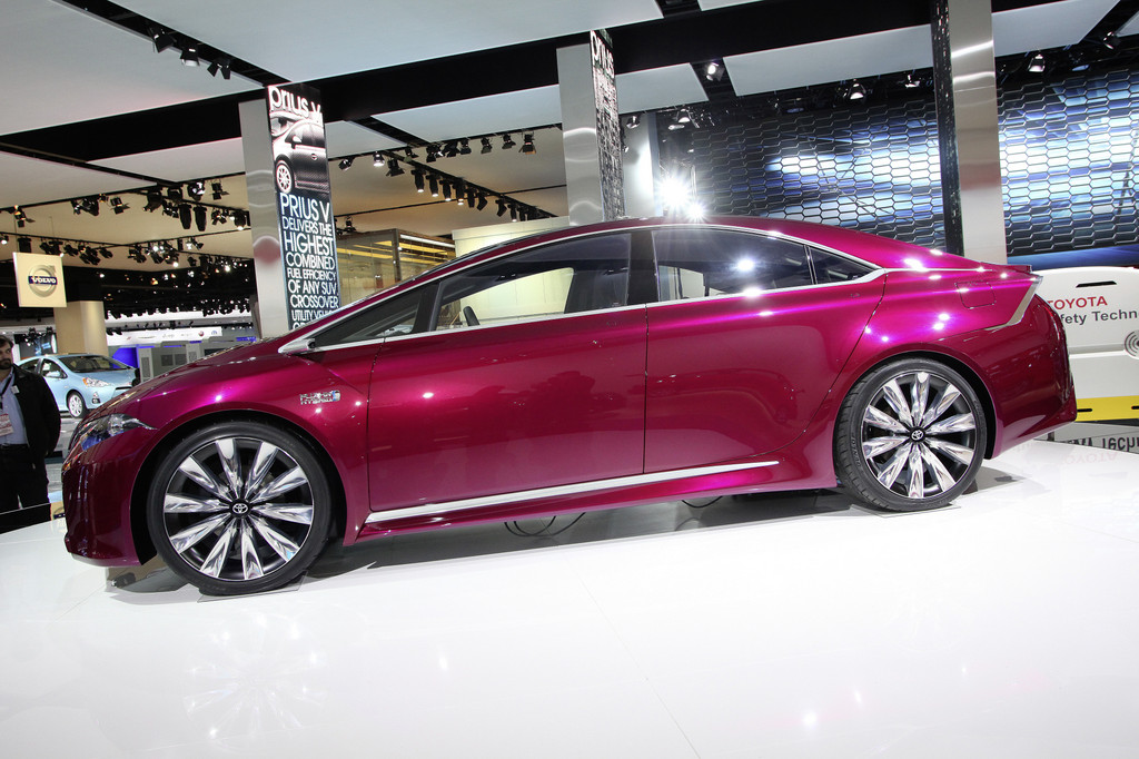 Detroit 2012: Toyota blickt  mit dem NS4 in die Zukunft