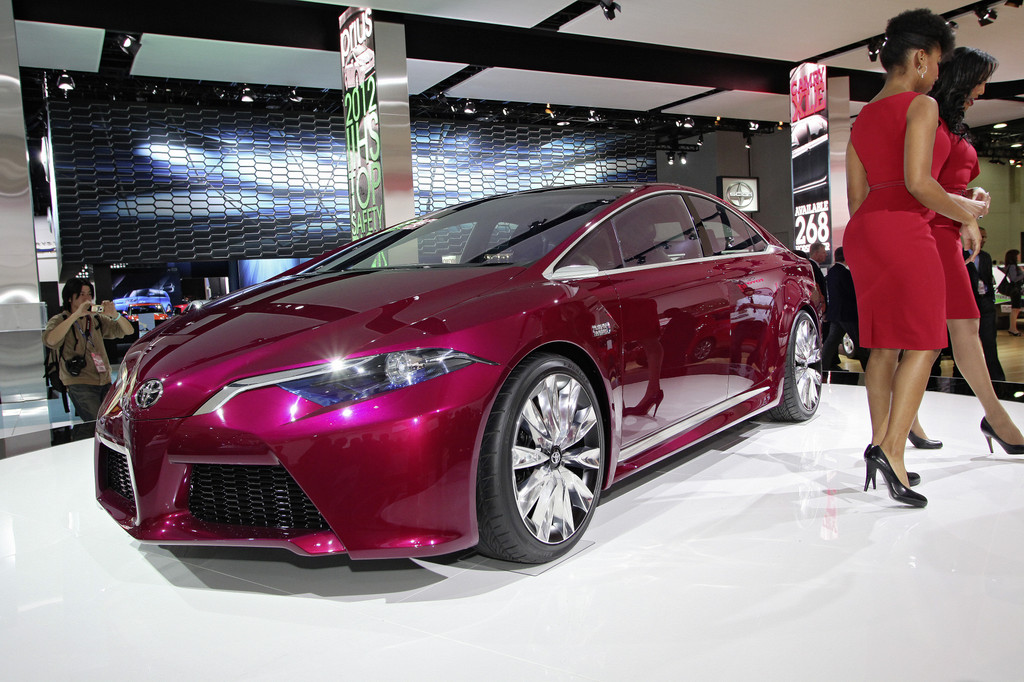 Detroit 2012: Toyota blickt  mit dem NS4 in die Zukunft