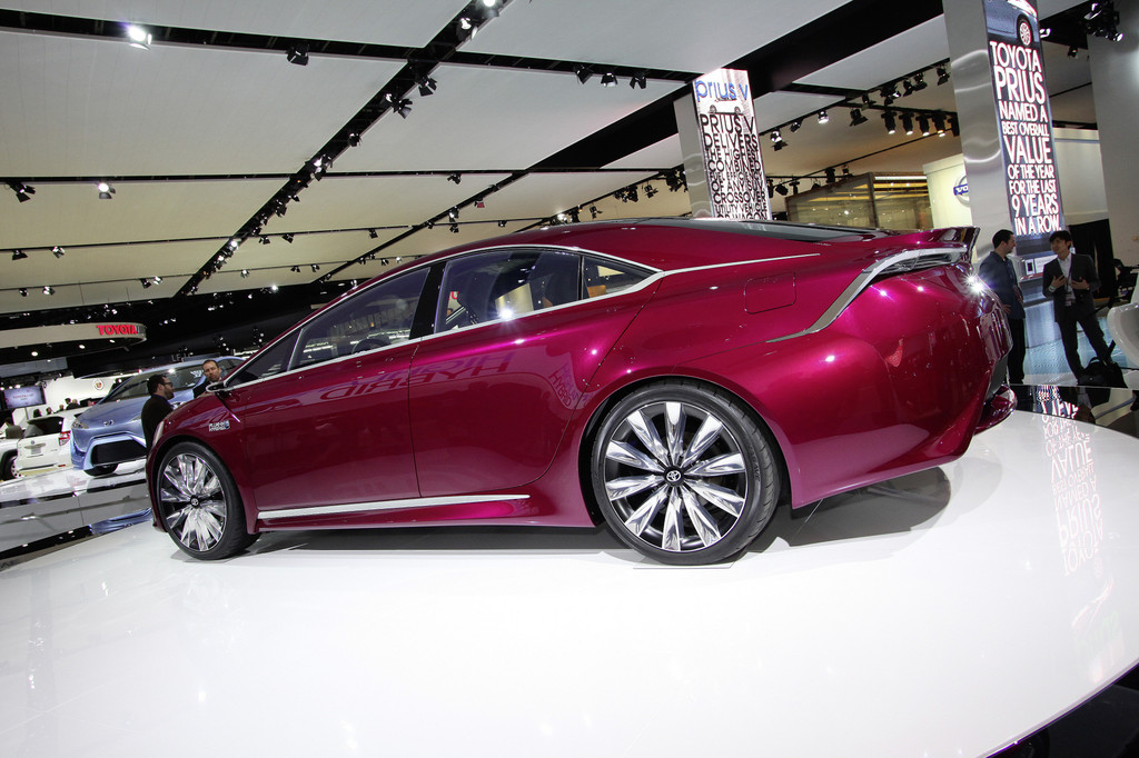 Detroit 2012: Toyota blickt  mit dem NS4 in die Zukunft