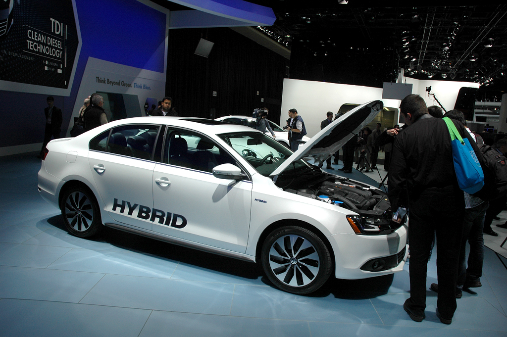 Deutsche Autobauer in den USA, hier VW mit Jetta-Hybrid-Studie gerade in Detroit.