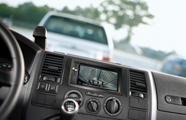 Dometic Waeco bringt Navigation und Rückfahrkamera für Camper