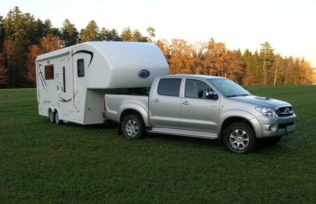 Fifth Wheel Tourers: Wohnauflieger Celtic Rambler und Dream Seeker aus England