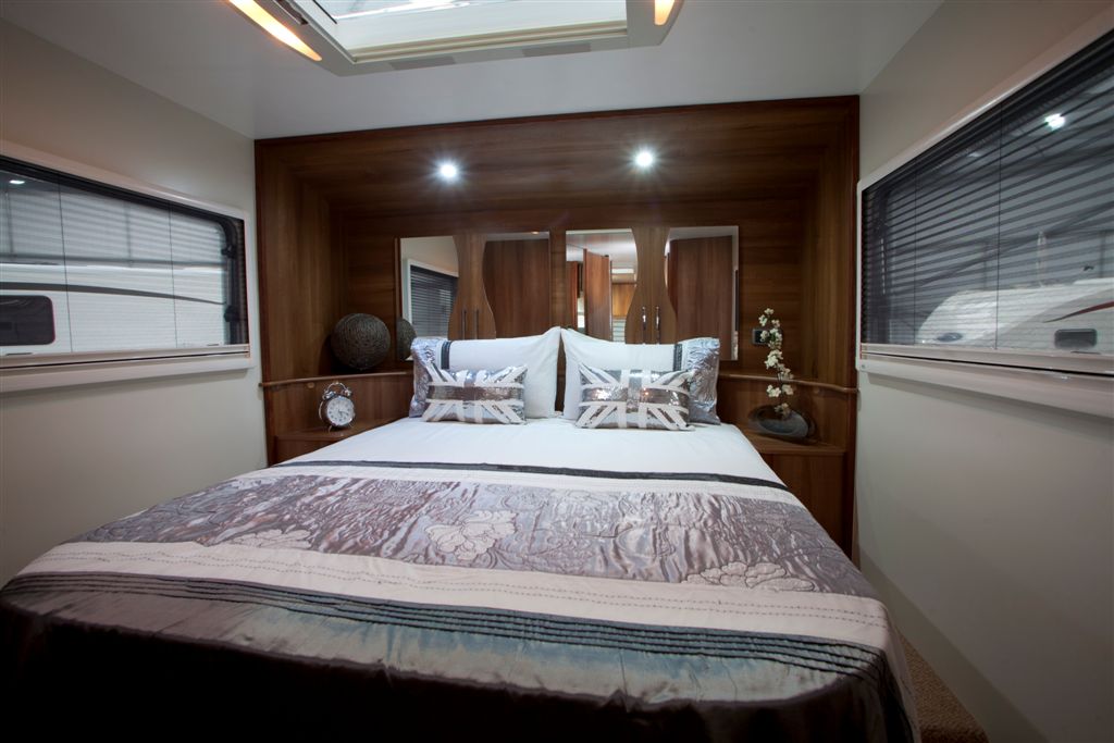 Fifth Wheel Tourers: Wohnauflieger Celtic Rambler und DreamSeeker aus England
