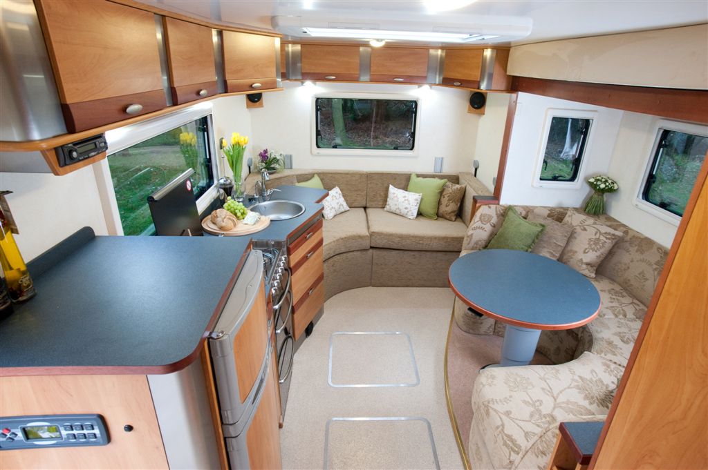 Fifth Wheel Tourers: Wohnauflieger Celtic Rambler und DreamSeeker aus England